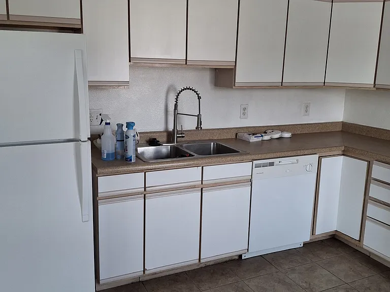 908 S Harmony Dr — Photo 5