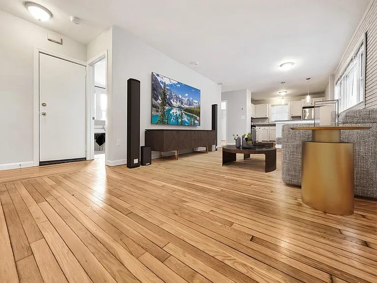 116 Gladstone St #2 — Photo 1
