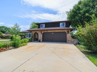 8419 Camelia Ln, Orland Park, IL