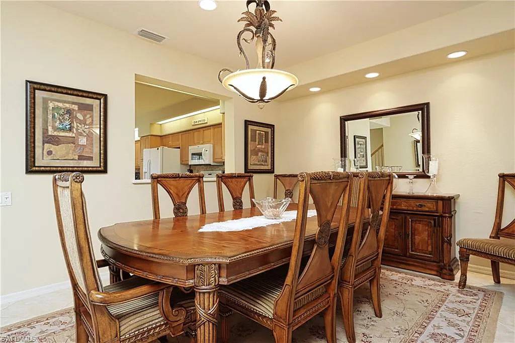 3 bed, 2.5 bath, 2900 sqft, $9,995 — Photo 4