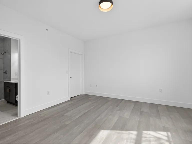 43-45 W 32nd St #501 — Photo 3