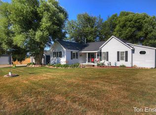 3556 E McBrides Rd, Edmore, MI 48829