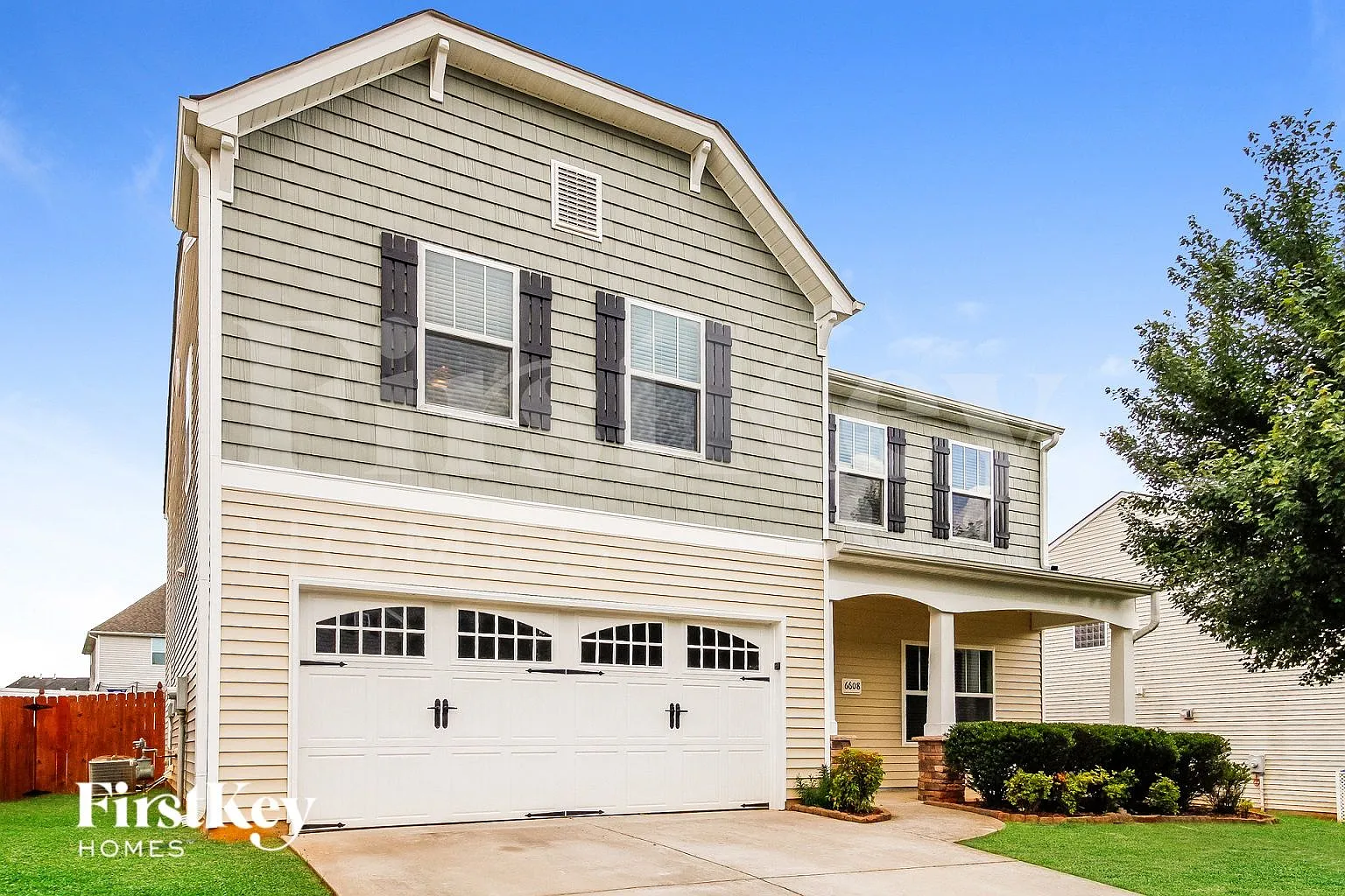 5 bed, 2.5 bath, 2820 sqft, $2,765 — Photo 1