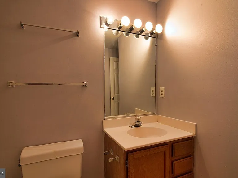 5901 Saint Giles Way — Photo 17