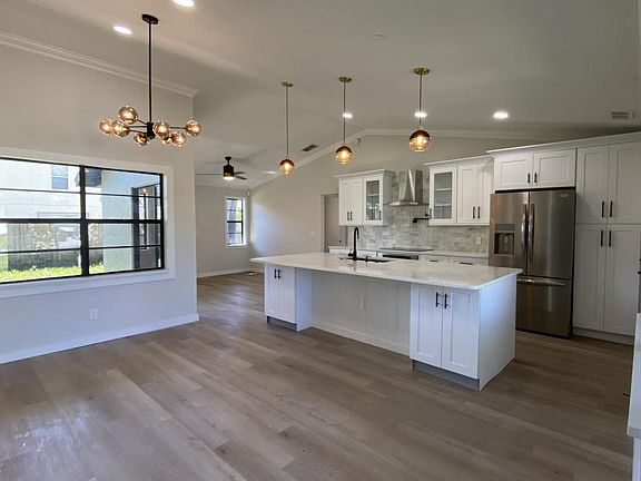 2nd image of 428 Gannet Ct