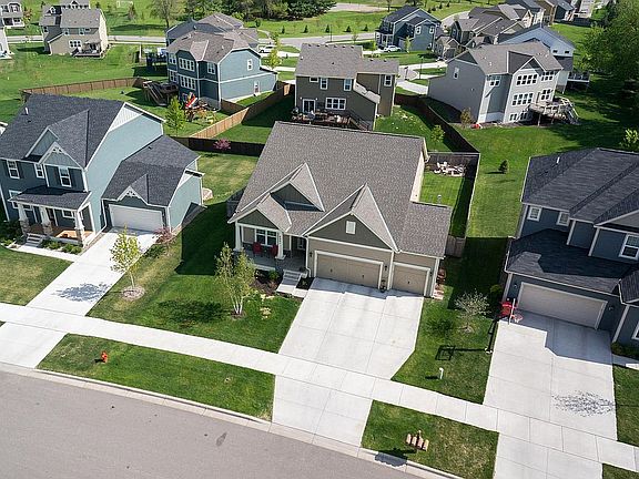 6901 W 113th St, Bloomington