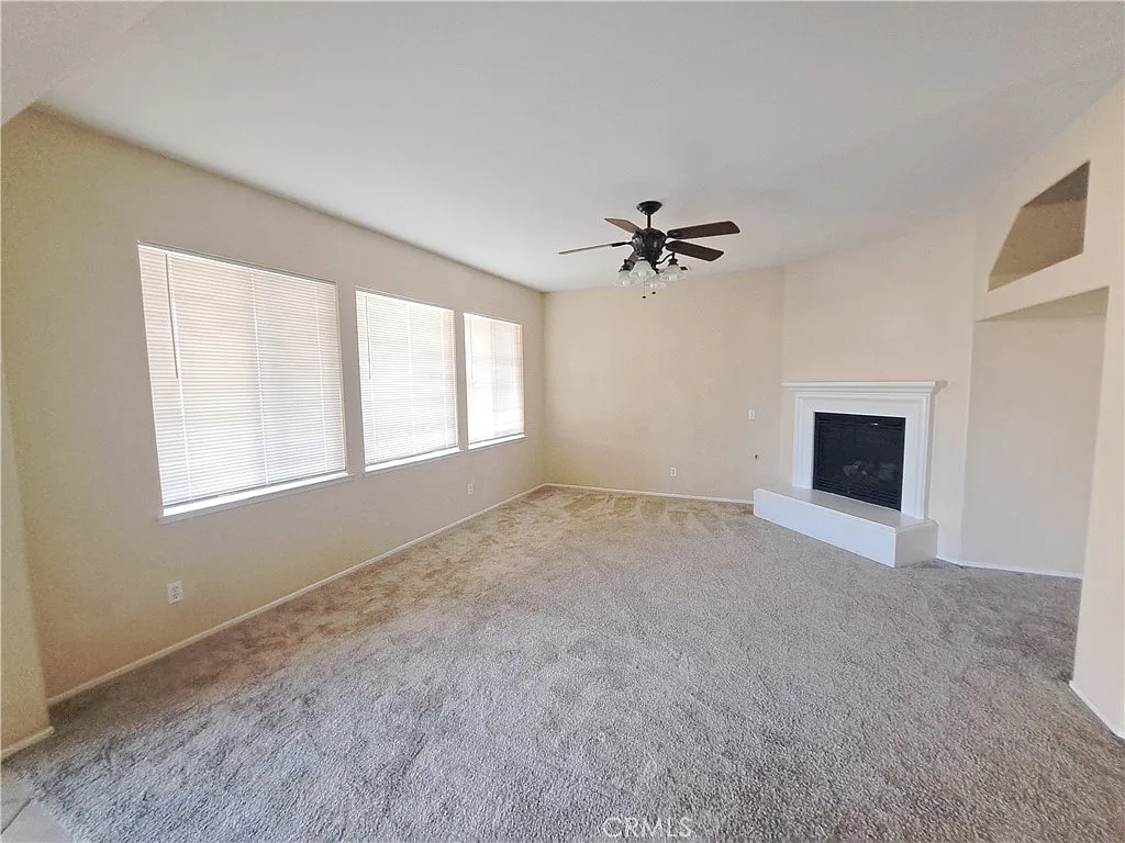 5 bed, 3442 sqft, $3,500 — Photo 3