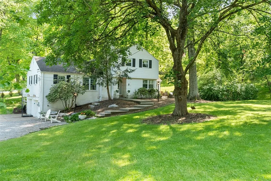 195 Woodland Farms Rd photo 1