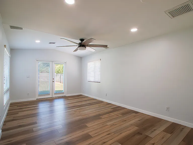 1415 S Oakley Pl — Photo 28