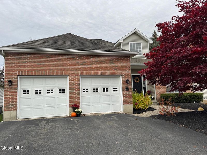 2nd image of 7 Cheshire Way