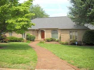 102 Maplecrest Dr, Greenville, SC 29615