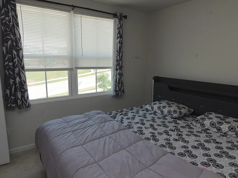 385 Saskatoon Dr — Photo 15