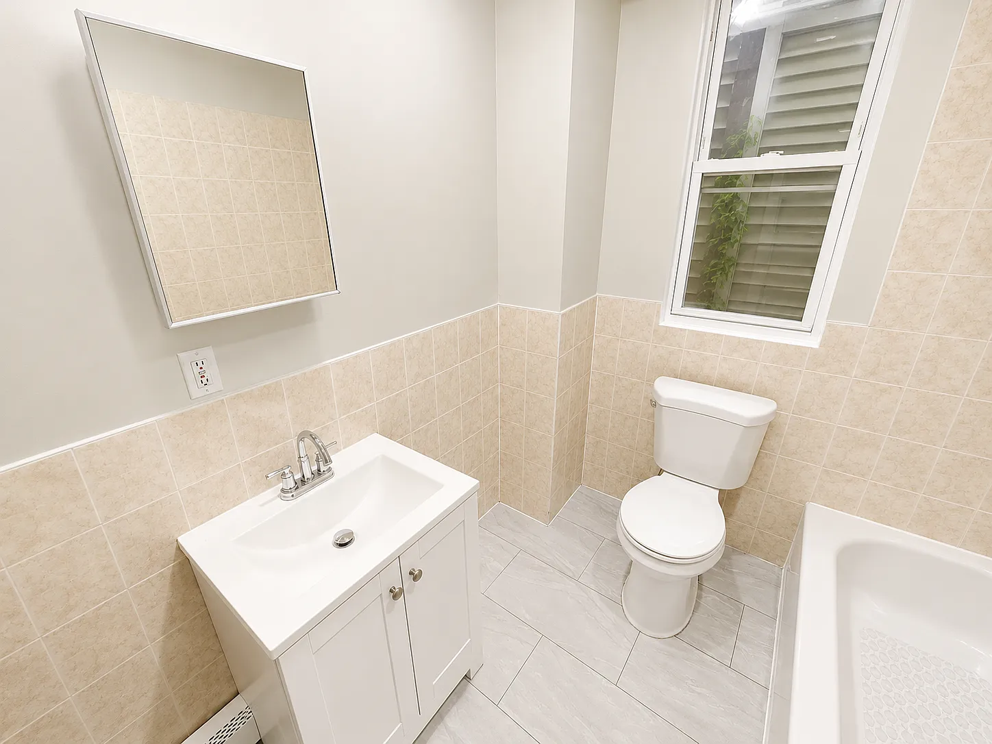 4 bed, 1.5 bath, 1350 sqft, $2,295 — Photo 3