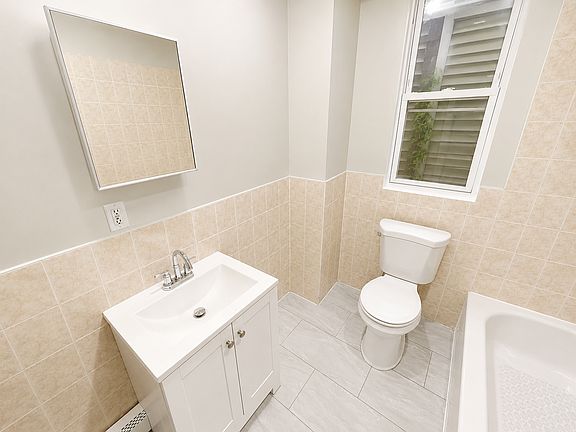 3rd image of 644 Bergen St APT 2