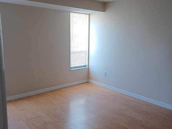 2nd bedroom with large closet