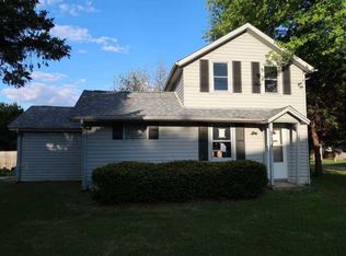 117 S Chestnut St, Dakota, IL 61018
