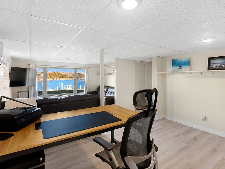 31 Harbor Dr — Photo 18