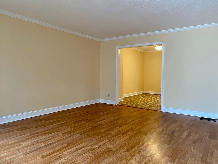 8634 Willow Oak Rd — Photo 3