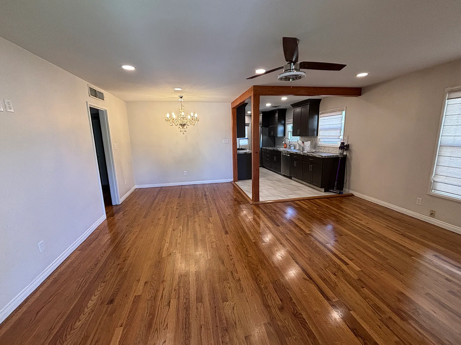 3 bed, 1076 sqft, $2,400 — Photo 2