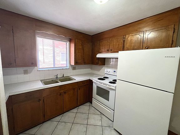 4th image of 327 N Frederick St APT 202