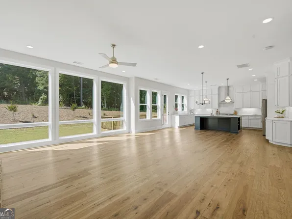 401 Oakleigh Ave, Woodstock, GA 30188