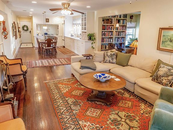 5th image of 713 W Spring St