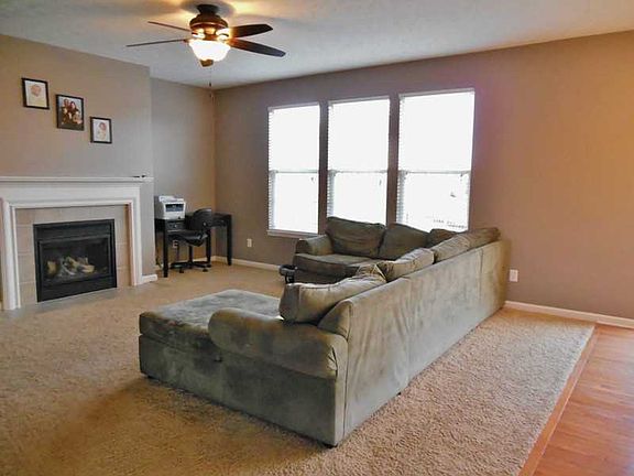4th image of 3899 Feehan Dr