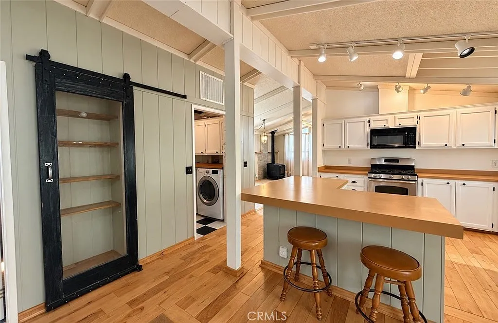 3 bed, 1536 sqft, $2,750 — Photo 3