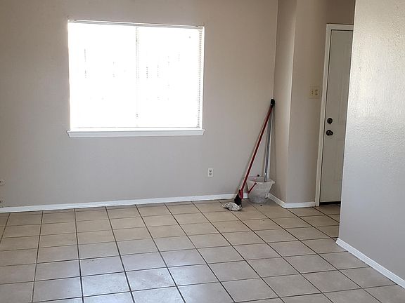 4th image of 1607 Bill Ogden Dr
