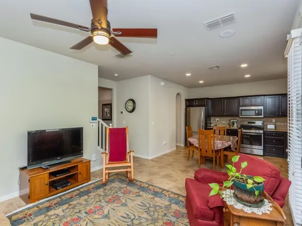 1332 Joy Dr, Clovis, CA 93619
