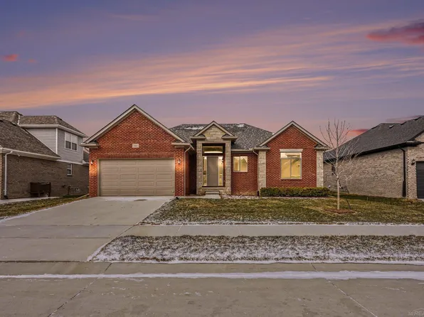 56663 Via Nesso, Macomb, MI 48042