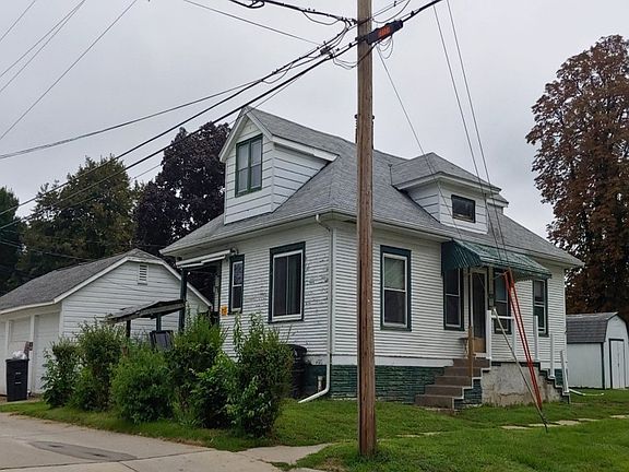 3rd image of 3127 15th Ave
