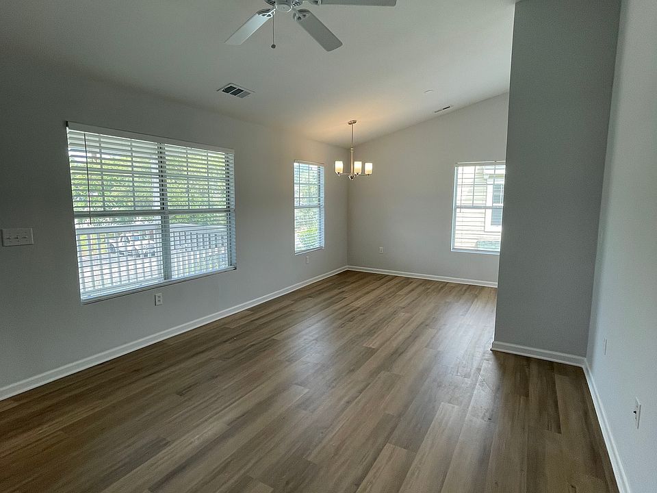 1st image of 8 Old South Ct APT B