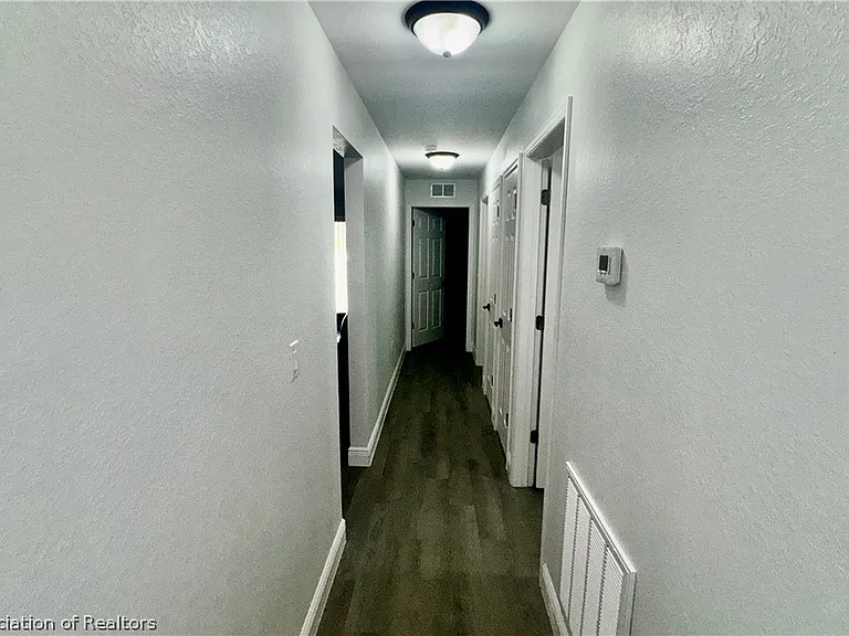 7000 Schumacher Rd — Photo 21
