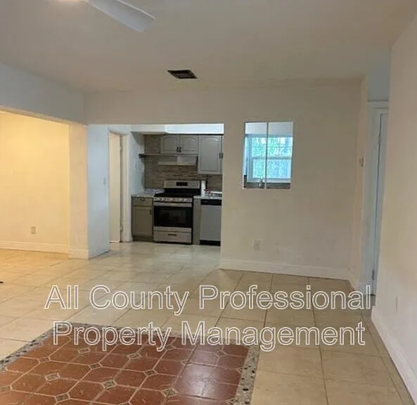 7891 Sheridan St — Photo 24