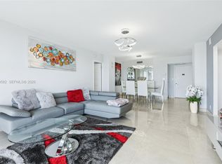 20379 W Country Club Dr APT 1436, Aventura, FL