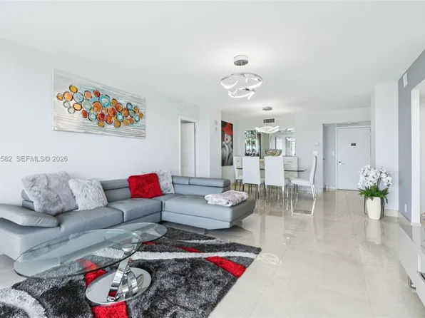 20379 W Country Club Dr APT 1436, Aventura, FL 33180