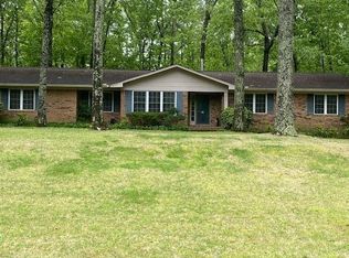 2703 Shades Cliff Cir, Jasper, AL 35504