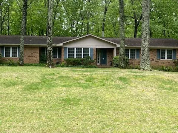 2703 Shades Cliff Cir, Jasper, AL 35504