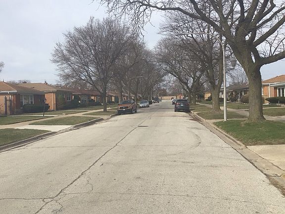 5th image of 1028 W 107th Pl