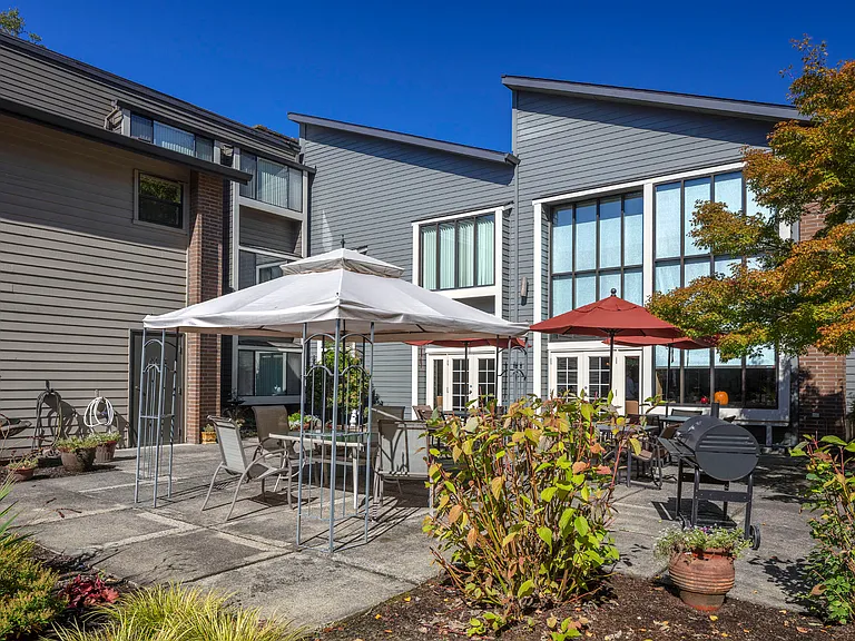 Creekside Village Retirement Residence — Photo 23