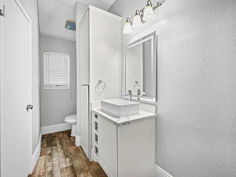 24211 Landing Way Dr — Photo 9