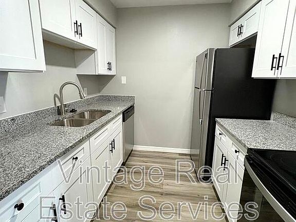 4th image of 9005 Tudor Dr #H105