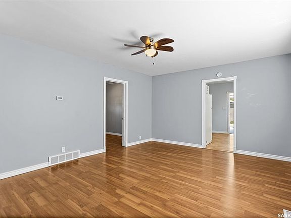 4th image of 102 Oronsay STREET