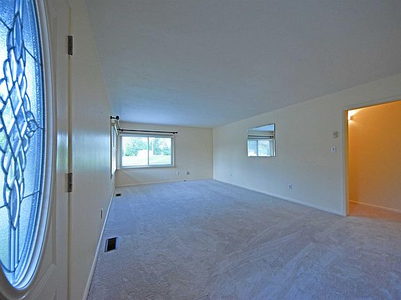 2nd image of 4814 Ashwood Dr