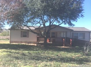 313 Freeman Ln, La Vernia, TX 78121