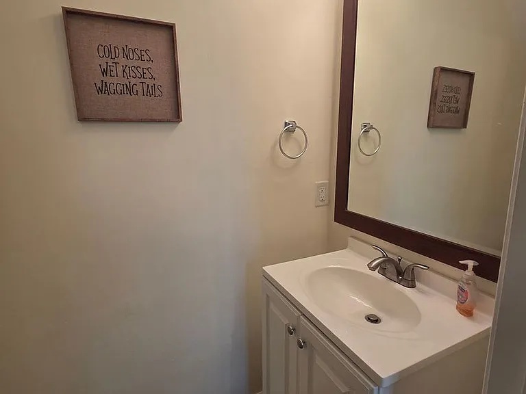 7407 Yorktown Dr — Photo 16