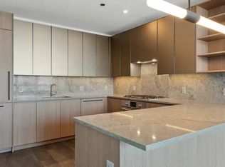 164 N Peoria St #3904, Chicago, IL 60607