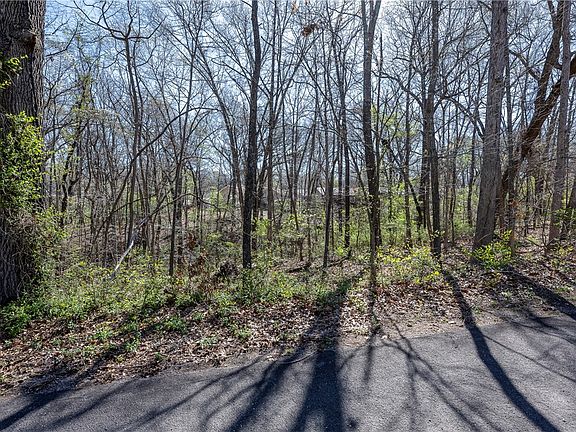4th image of 15 Ventnor Dr #15