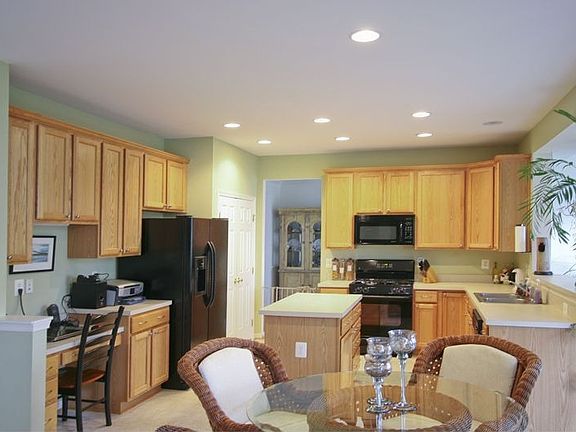 3rd image of 5223 Yellow Birch Dr